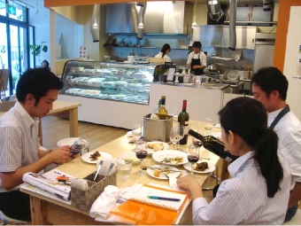 ワインセミナー試飲.jpg